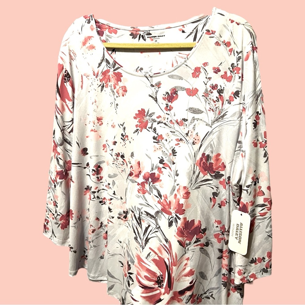 ALLISON DALEY Blouse/pullover NWT 96% Poly 4% Spandex, crewneck w/ rhinestones